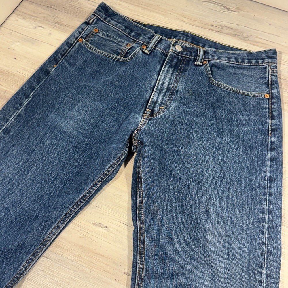 Levi's 505 Regular Fit Jeans Straight Leg Medium Blue Zipper Fly Men's‎ 34 x 32